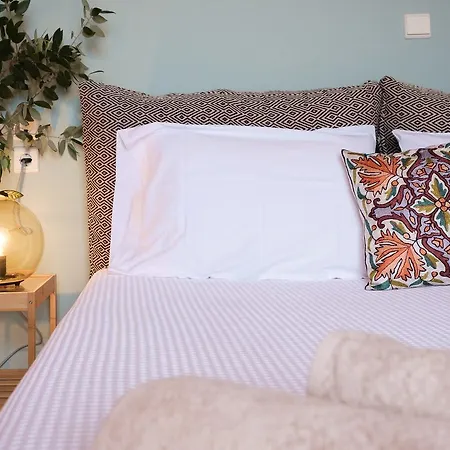 Chic & Cozy Vibrant Flat Hanya