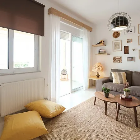Chic & Cozy Vibrant Flat