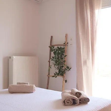 Chic & Cozy Vibrant Flat *