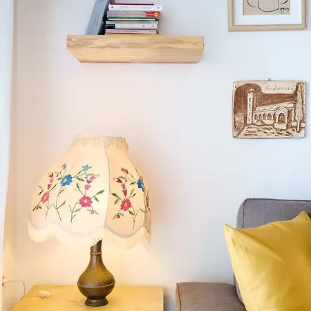 Chic & Cozy Vibrant Flat