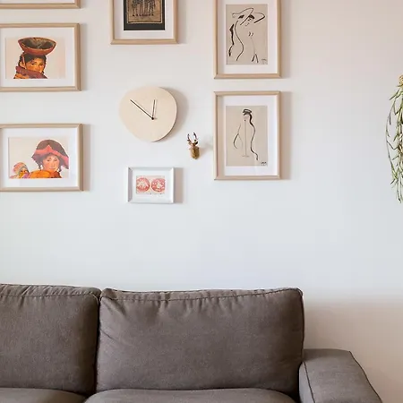 Chic & Cozy Vibrant Flat Hanya